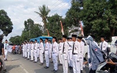 Siswa-Siswi SMA Negeri Plus Provinsi Riau Berpartisipasi dalam Gerak Jalan Indah tingkat SMA/SMK
