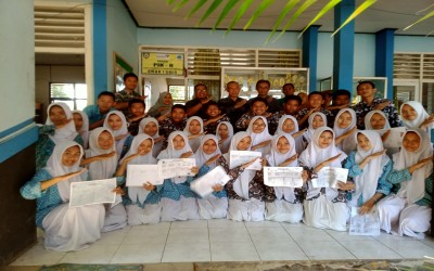 DUKCAPIL Kabupaten Kampar MEMFASILITASI LAYANAN PEREKAMAN E-KTP DI SMA Negeri Plus Provinsi Riau